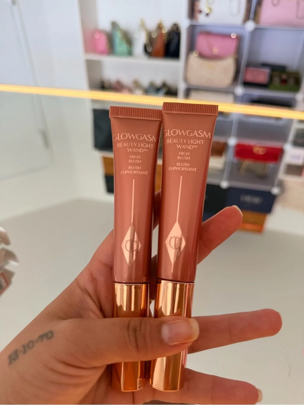 Charlotte Tilbury Glowgasm Beauty Light Wand Blush - Peach Coral